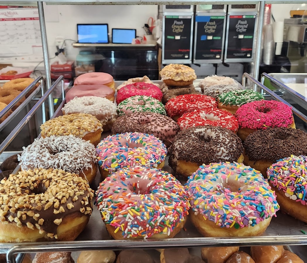 Fairway Park Donuts & Boba 1