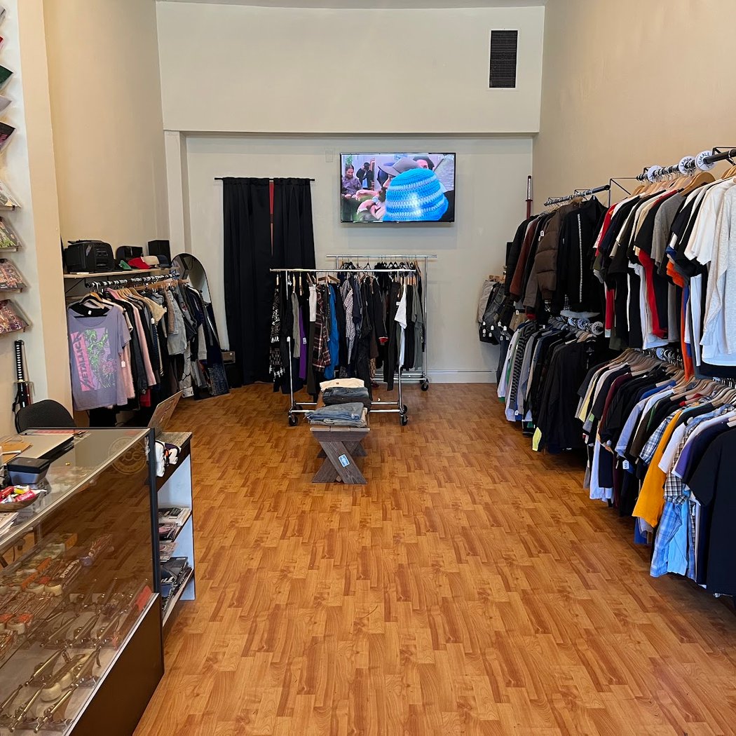 Second Avenue Skate and Thrift 3