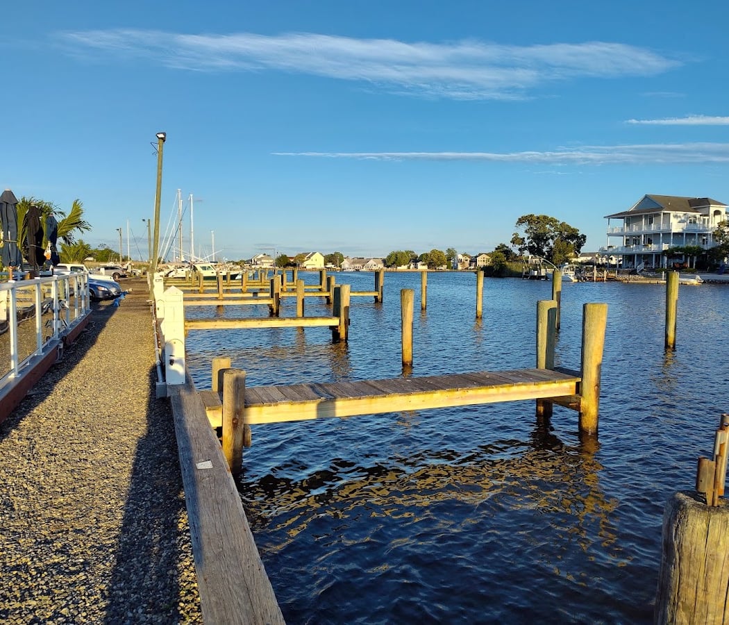 Captain’s Inn & Tiki Bar 3