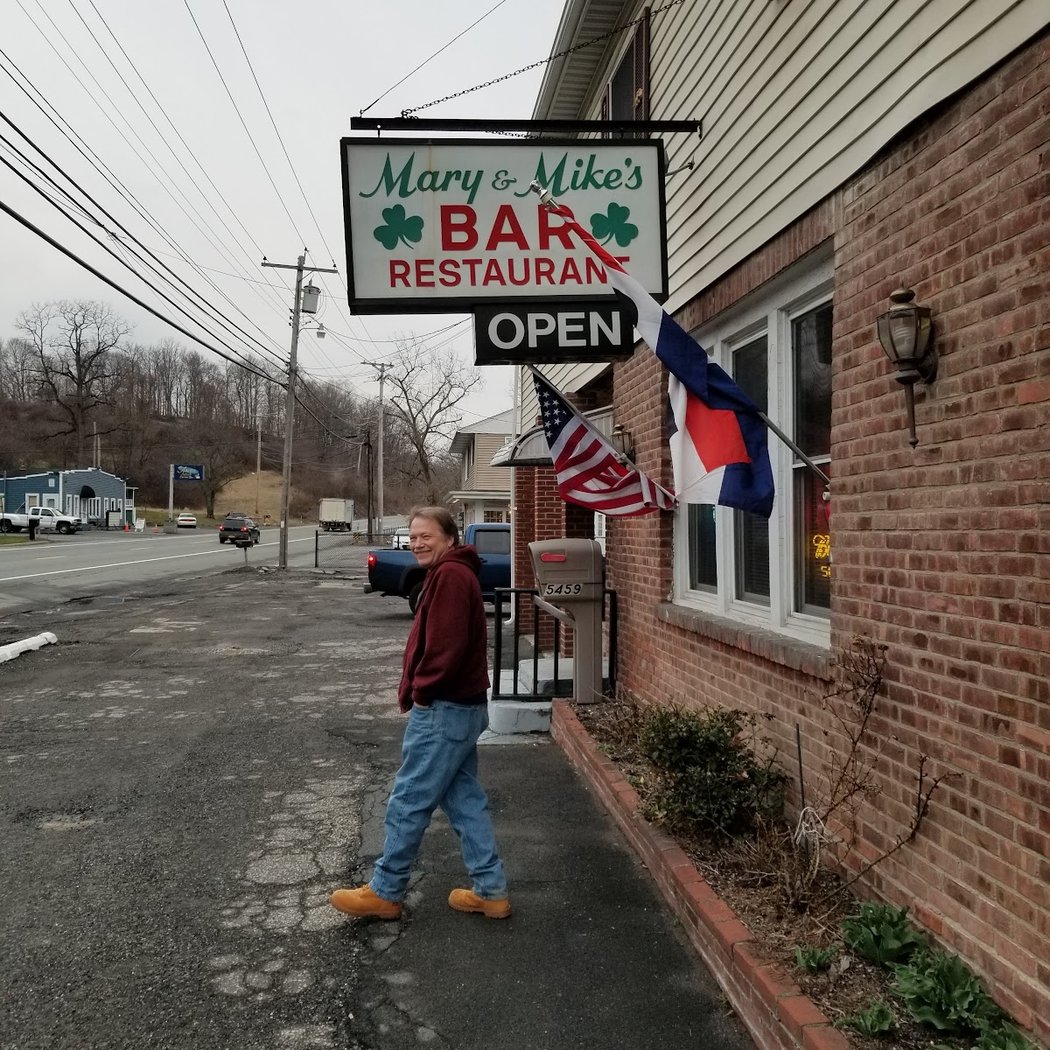 Mary & Mike's Bar & Restaurant 4