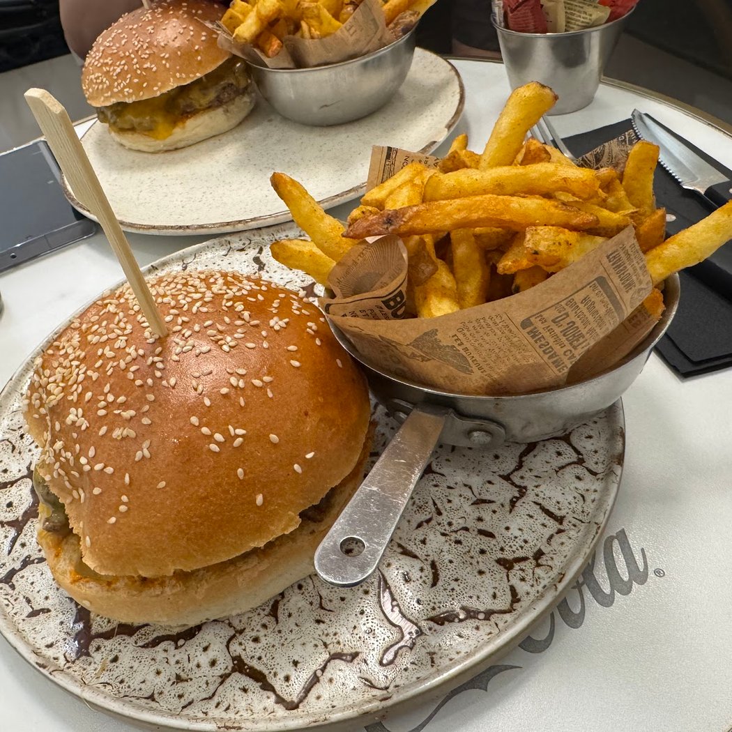 The Kitchen Champs-Elysees meat and burger viande grillades 3