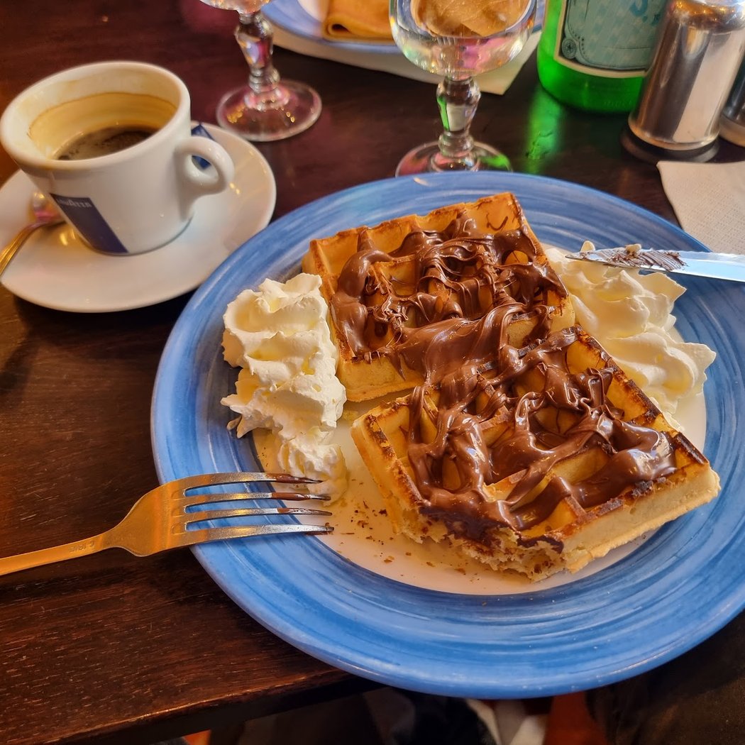 Eiffel Café 3