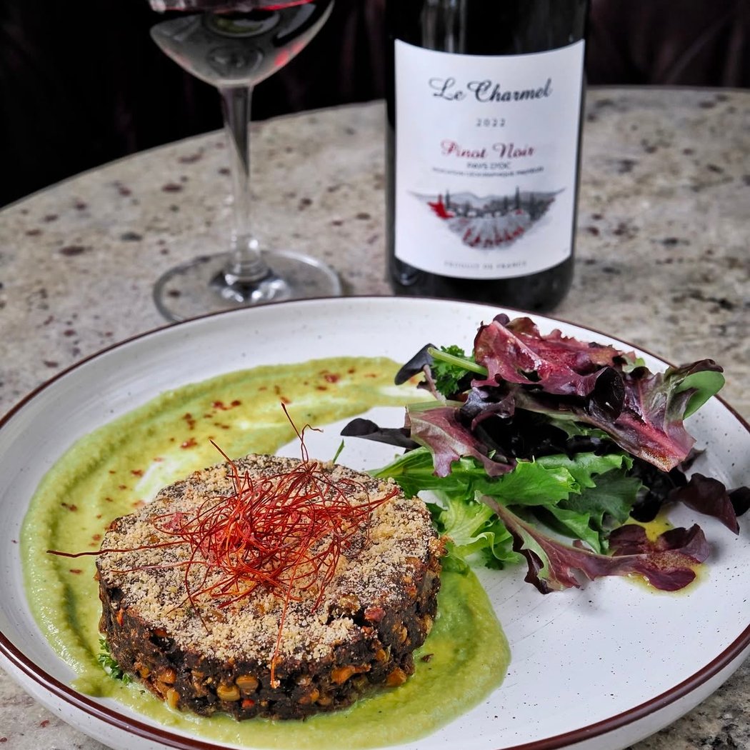 VINIA Wine & Kitchen 1