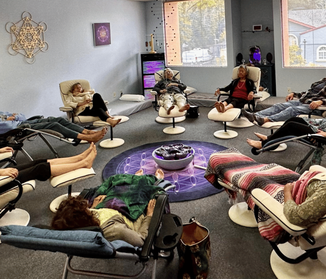 Group Chanting 'Om for Peace' with Emile Canning + Ananda Fierro 2