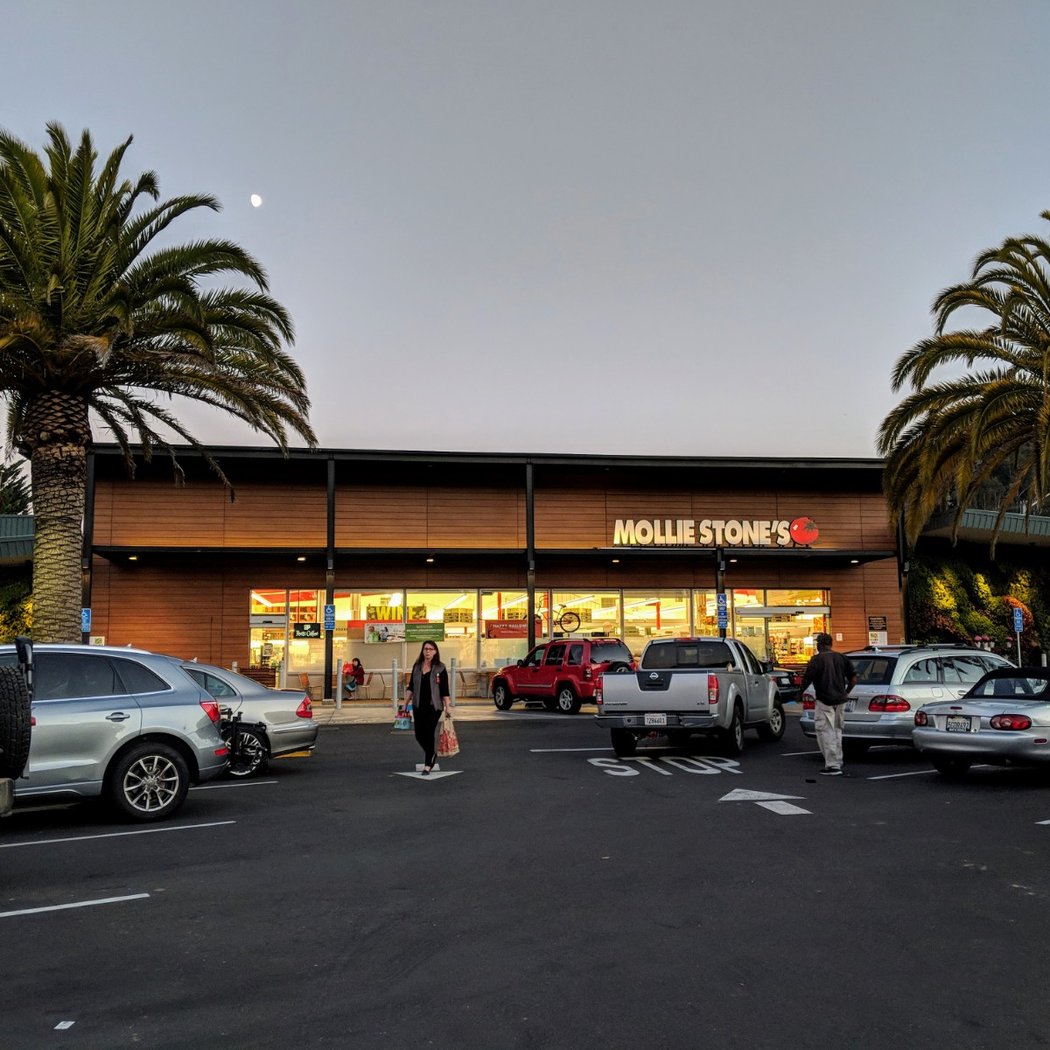 Mollie Stone's Markets 2