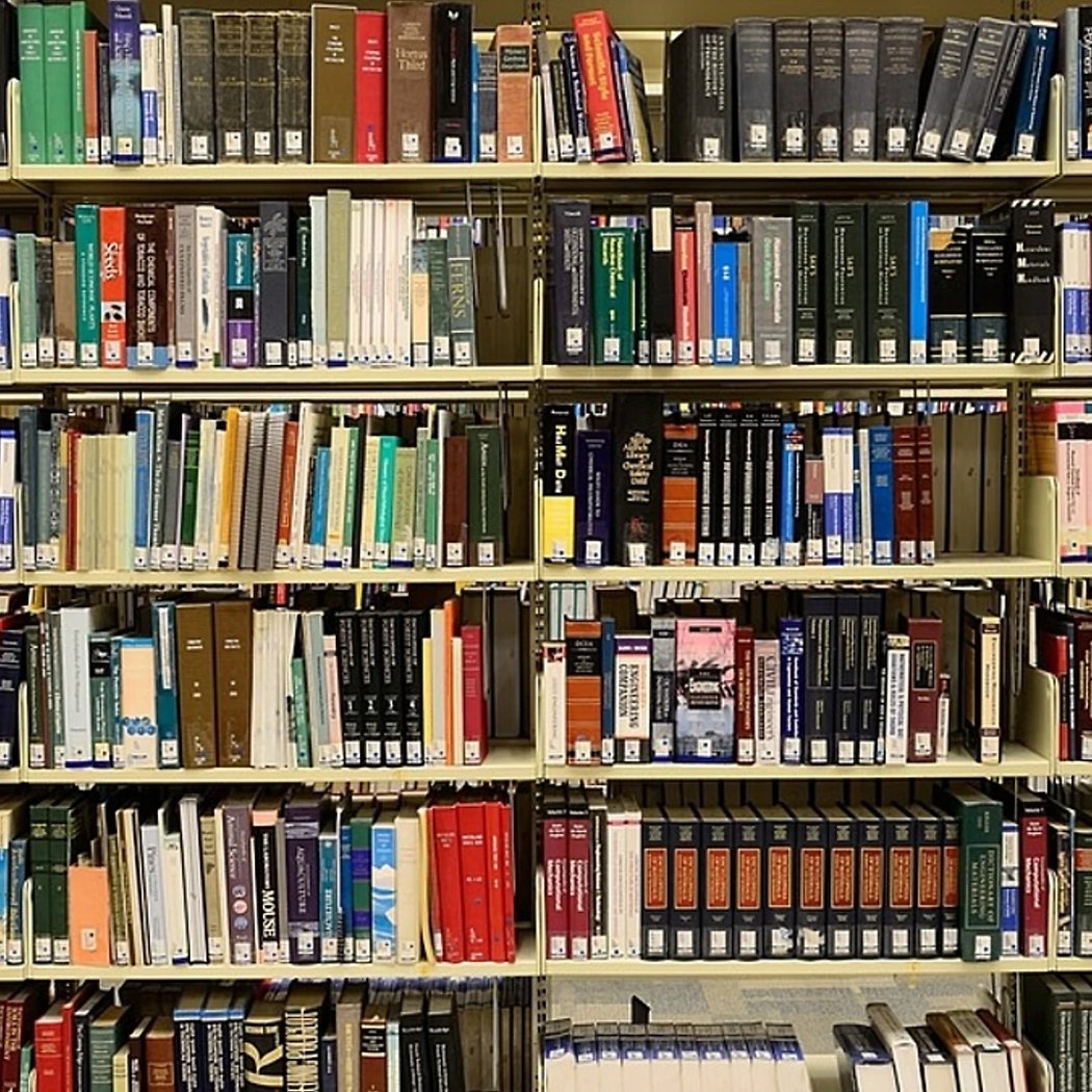 Library Claire Bretécher 1