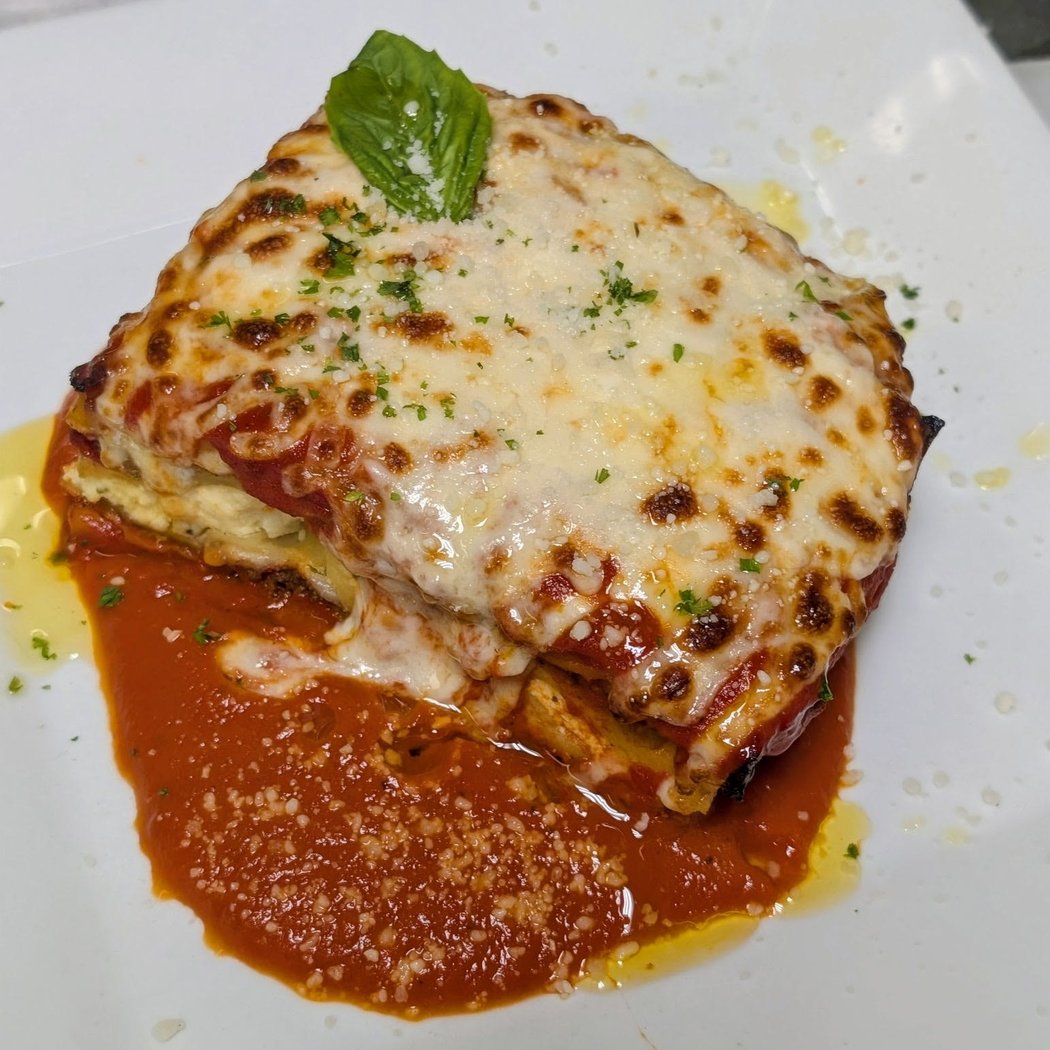 8/10 Bar & Grille 1