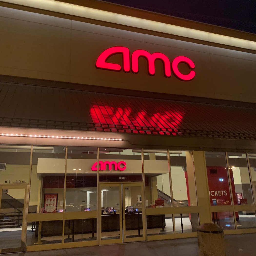 AMC Bay Plaza Cinema 13 4