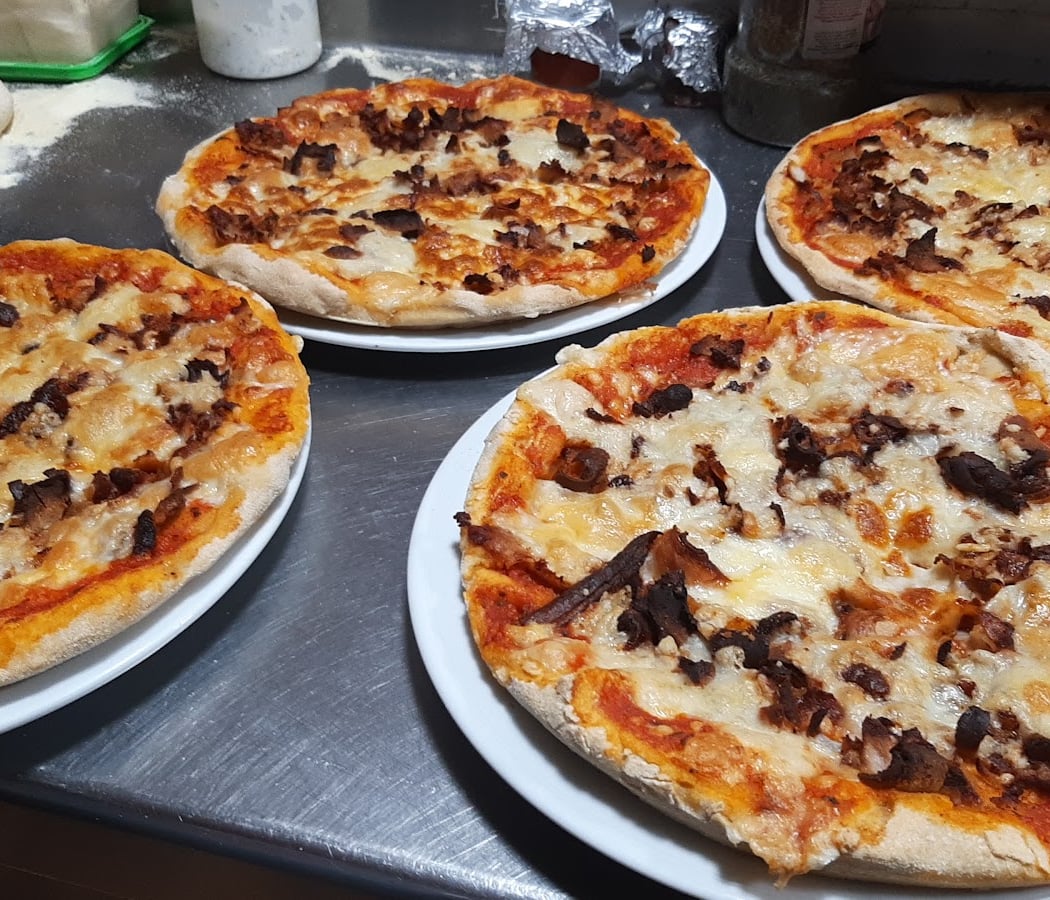 Sultan Kebab Pizzeria "Halal حلال" 3