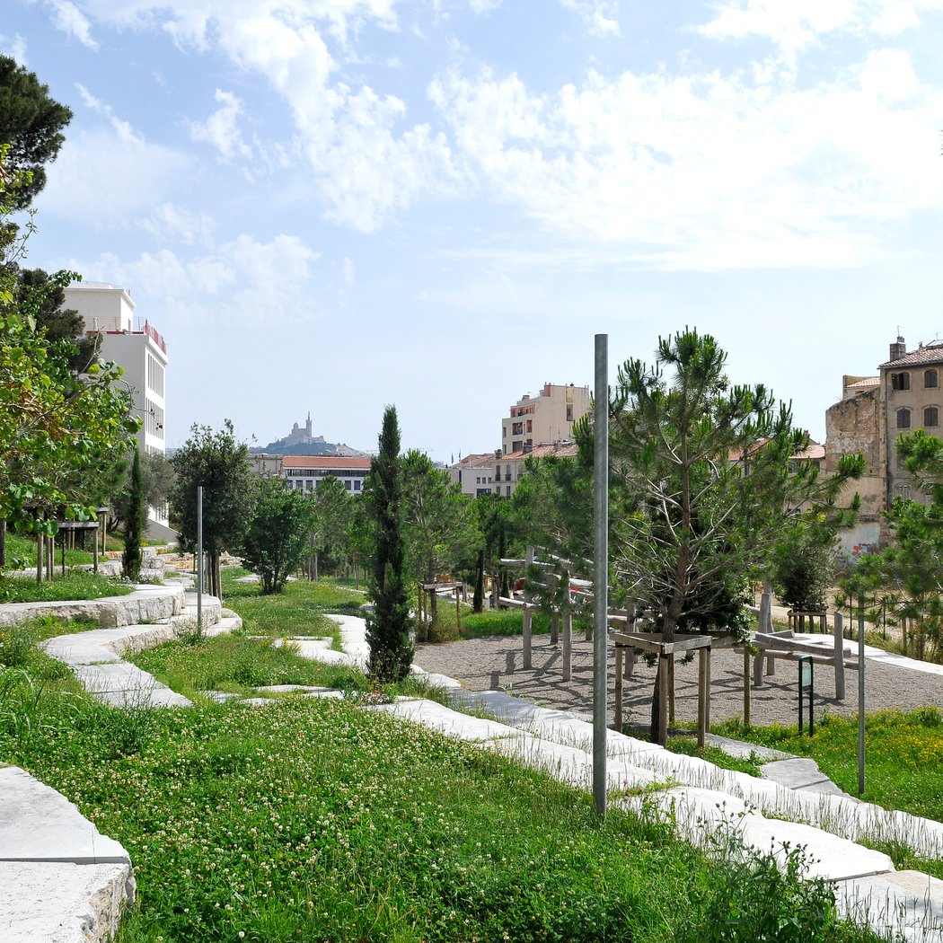 Parc de la porte d'Aix 1