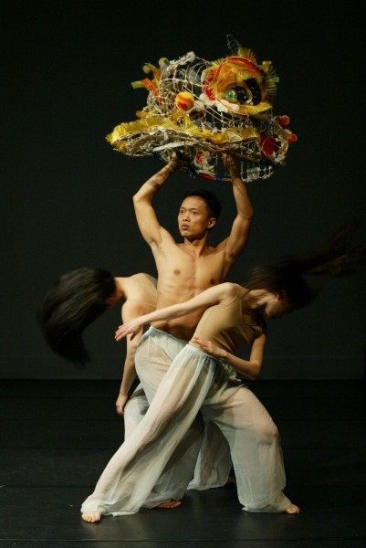 H.T. Chen & Dancers 1