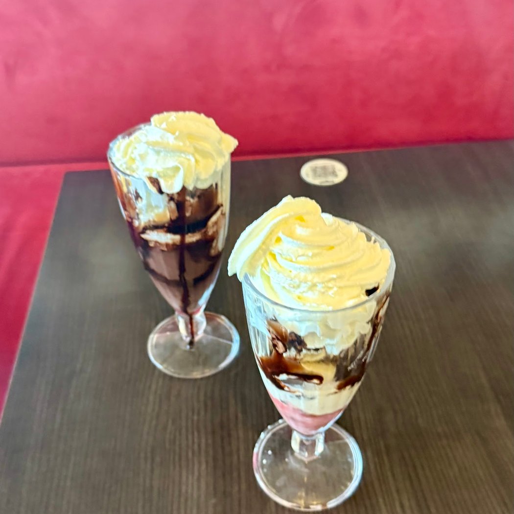 Café Les Glaces 1