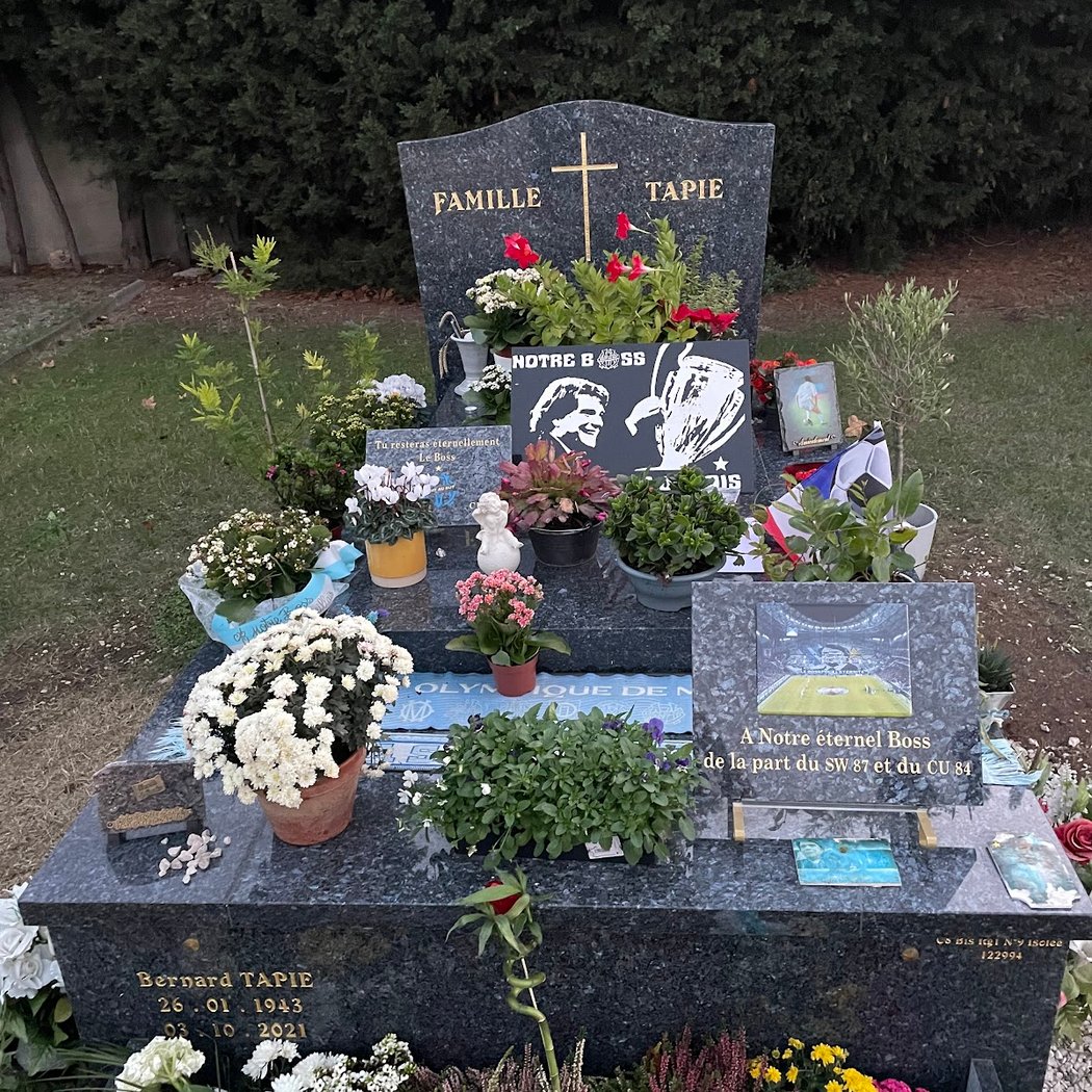 Tombe Bernard Tapie 1