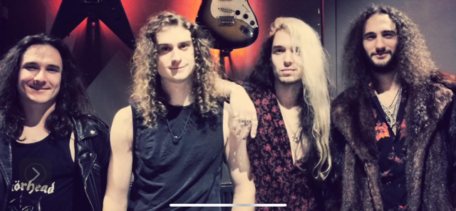 WILD LIONS (Rock) 1