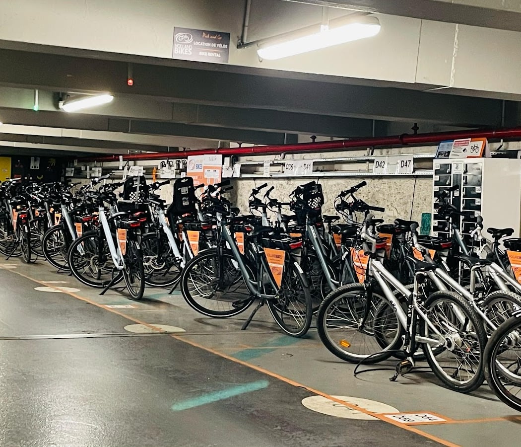 Holland Bikes - Notre Dame (Location vélos / Bike Rental | Pick & Go) 3