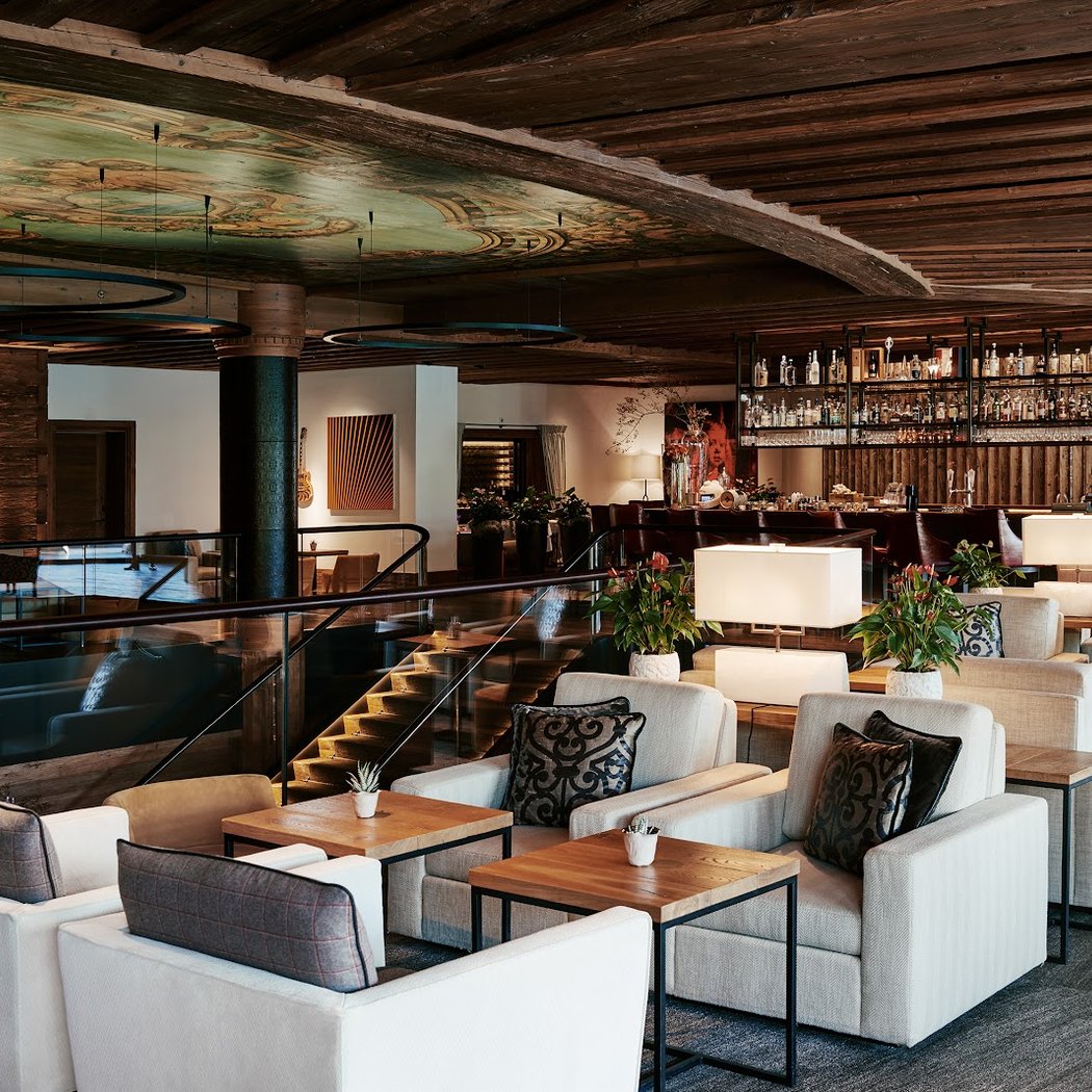 The Alpina Lounge 3