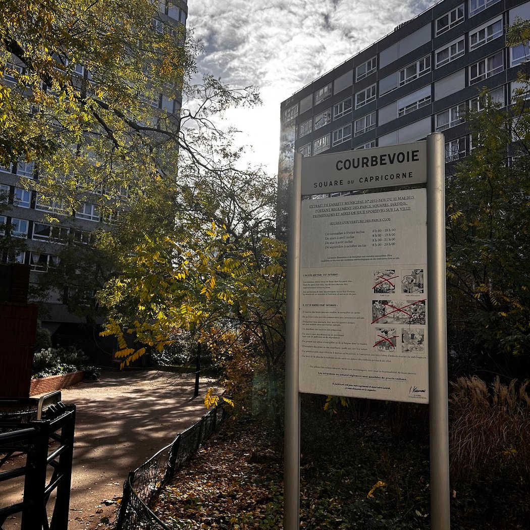 Square Du Capricorne 3