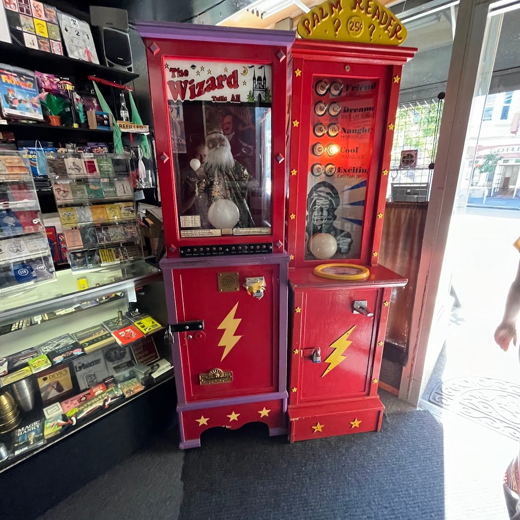 Misdirections Magic Shop 3