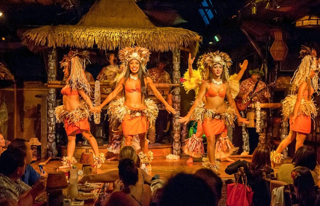MAI-KAI Restaurant and Polynesian Show 1