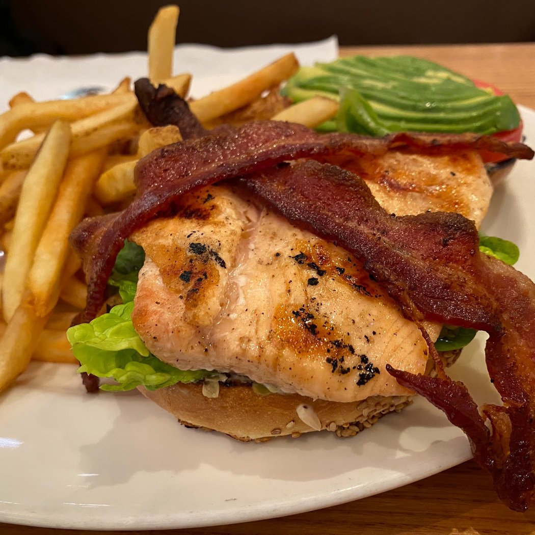 Mustards Bar & Grill 3