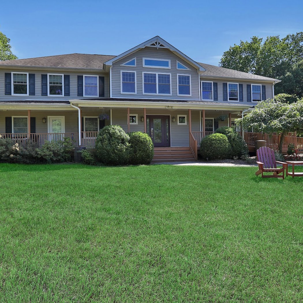 Moondance Ridge Inn 1