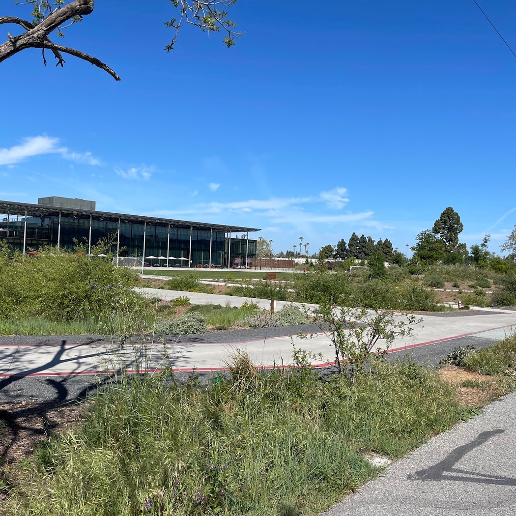 La Avenida Bike Trail Head 2