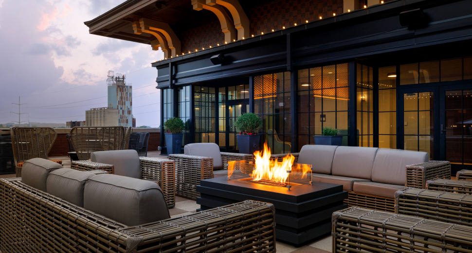 Hotel Vin, Grapevine, Autograph Collection 1