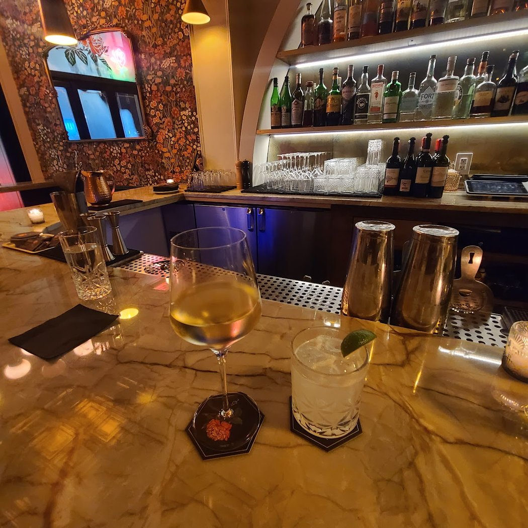 Bar Louise 3