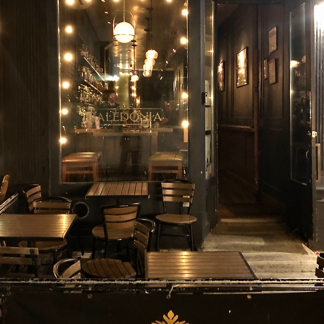 Caledonia Bar 3