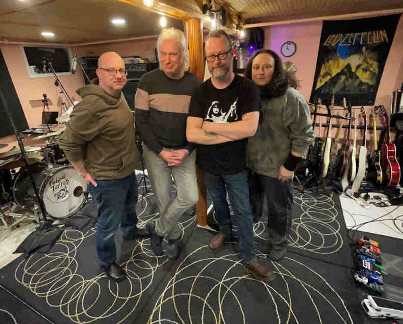 Joe Duraes & The Skills – Salon Stage 2