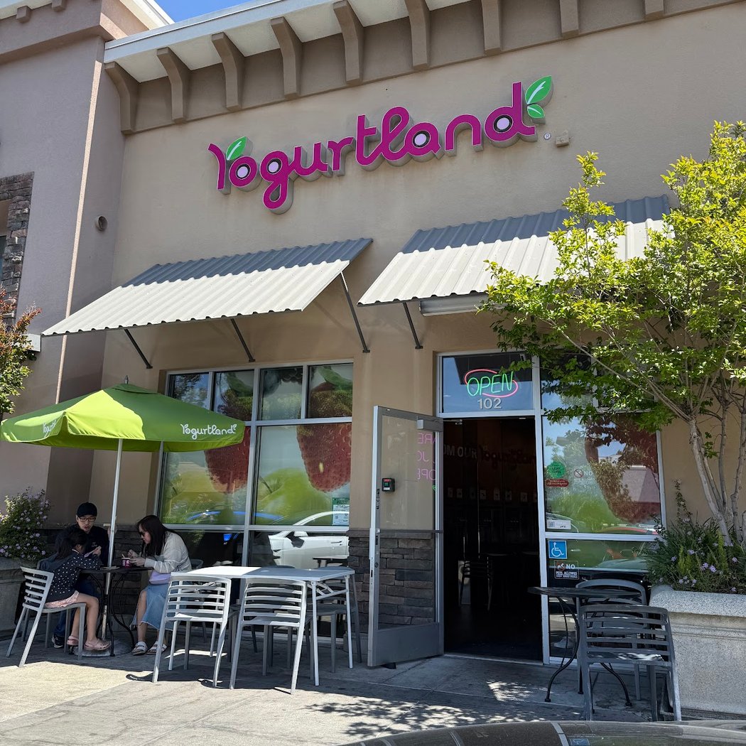 Yogurtland Dublin 2