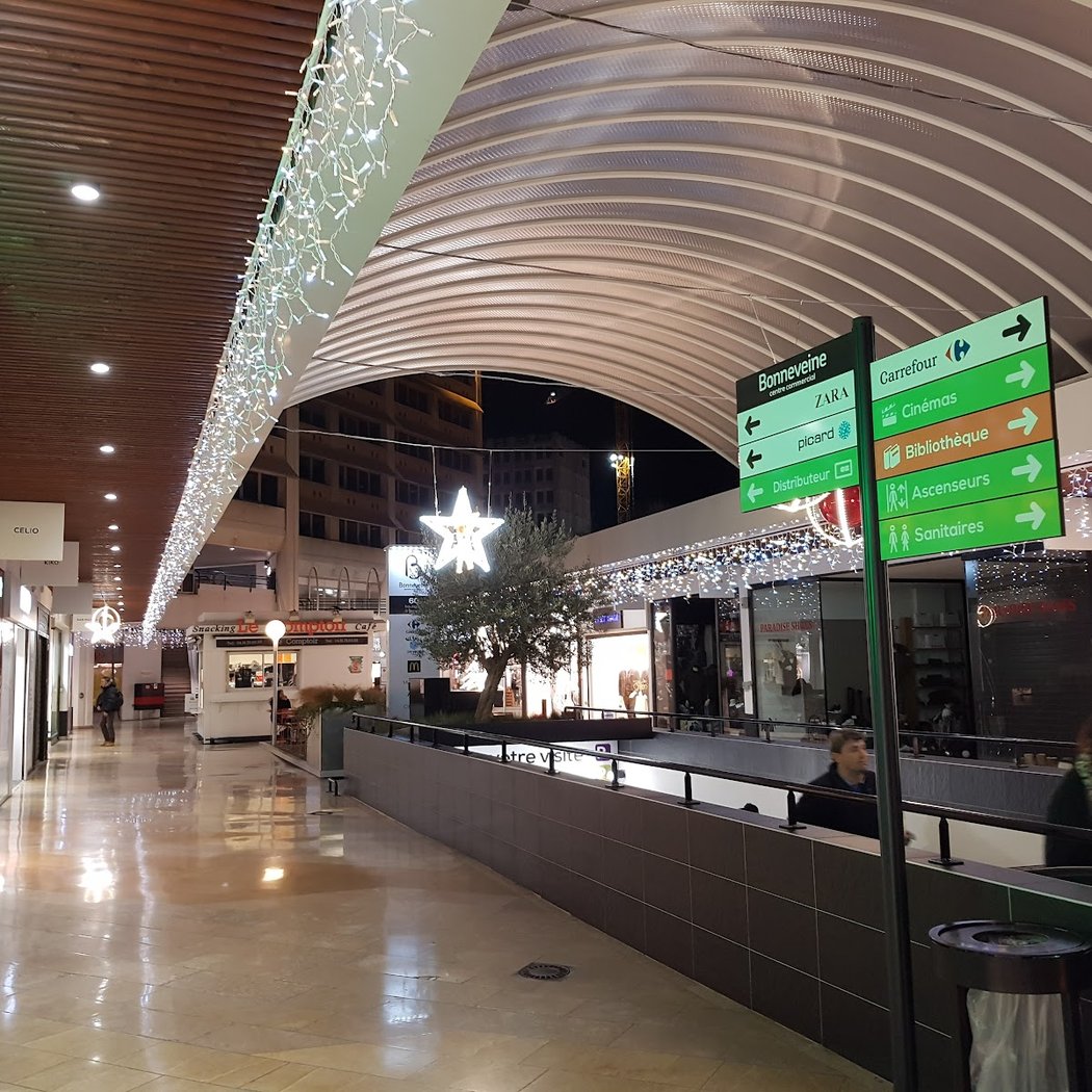 Centre Commercial Bonneveine 3