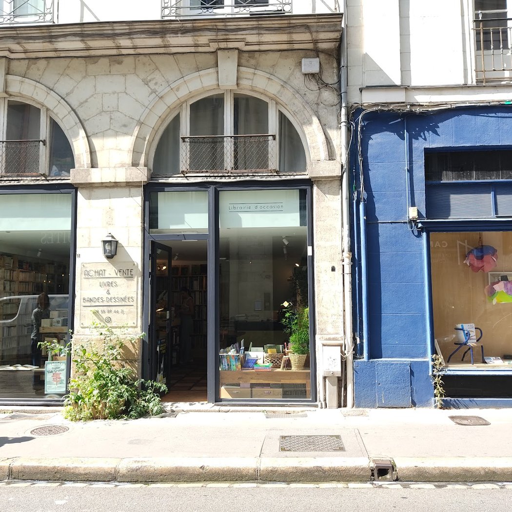 Librairie d’occasion Antigone 2