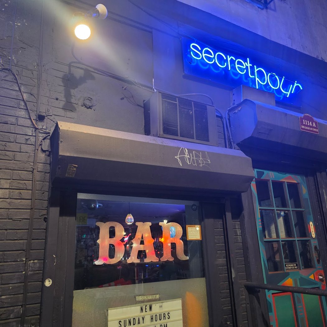 Queer Trivia Extravaganza 3