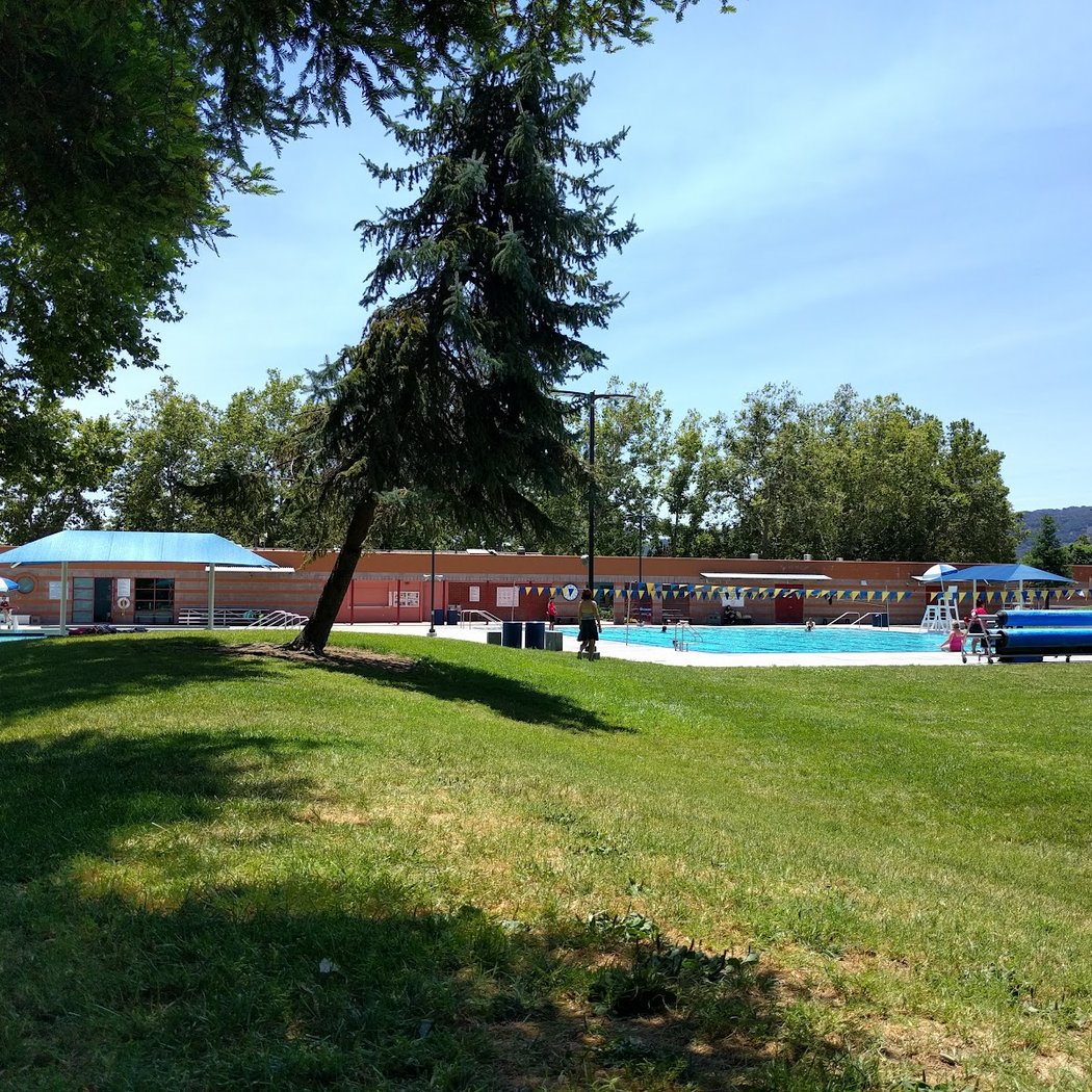 Dolores Bengtson Aquatic Center 3