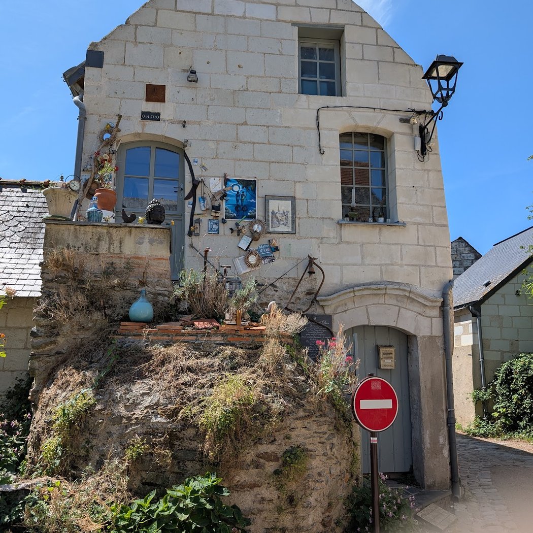 La Douceur Angevine - Visites Guidées à Béhuard 1