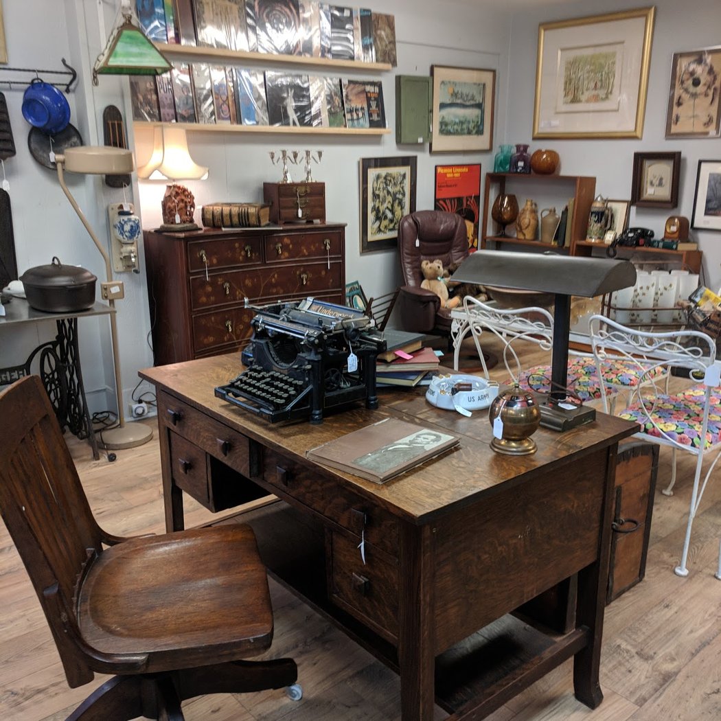 Kingston Consignments 1