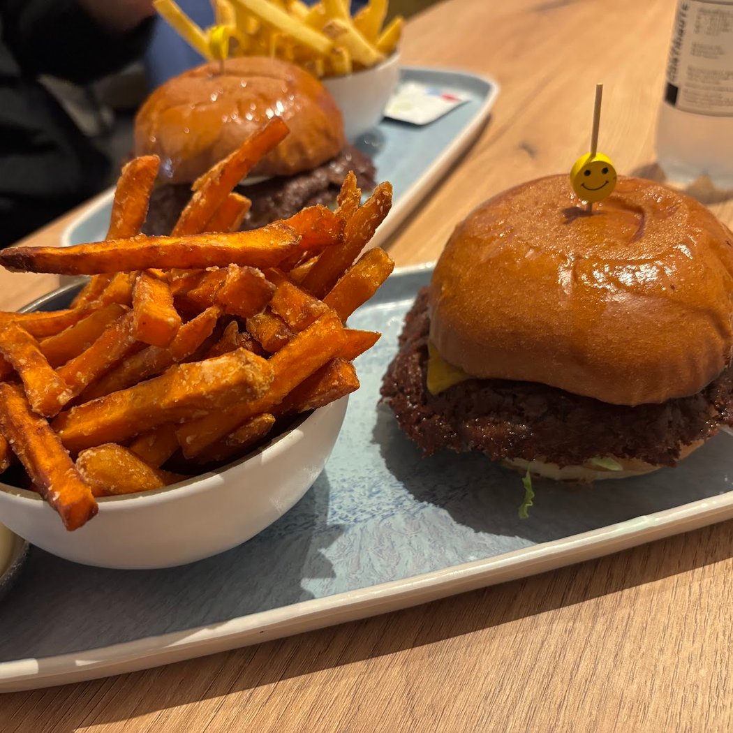 Janana Burger 3