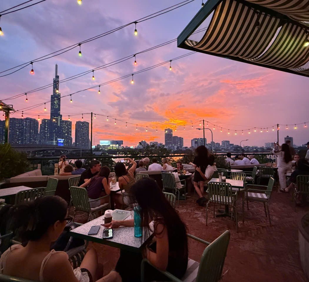 Le Café des Stagiaires - Saigon 1