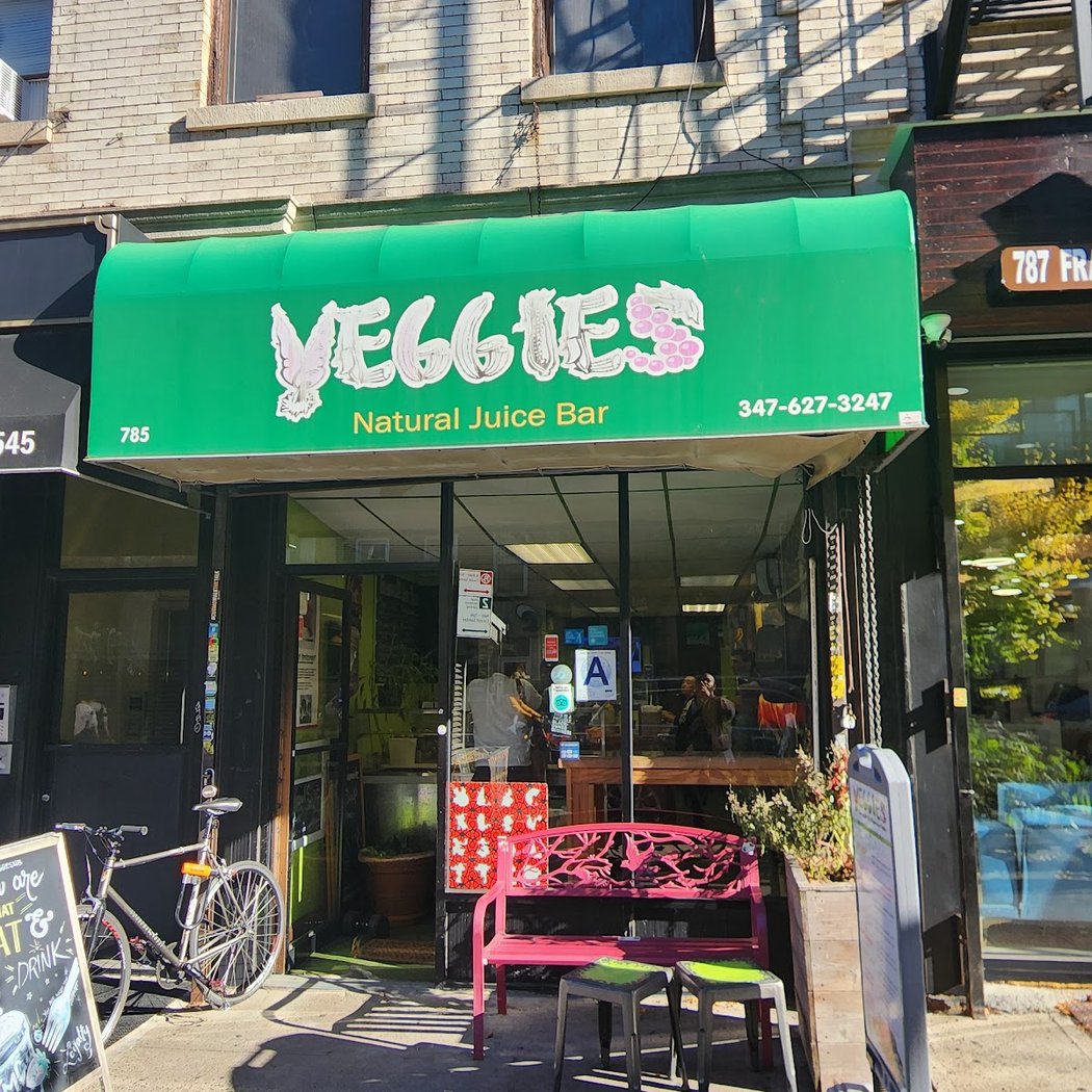 Veggies Natural Juice Bar 3