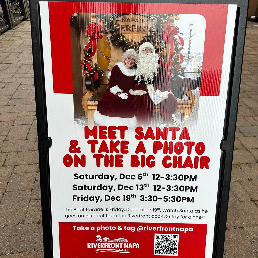 Meet Santa & Take a Photo on the Big Chair 1