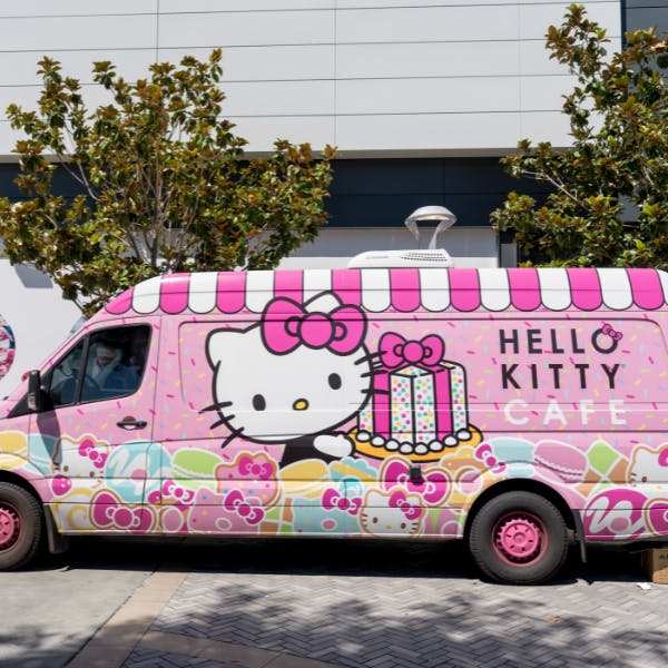Hello Kitty Café Truck 1