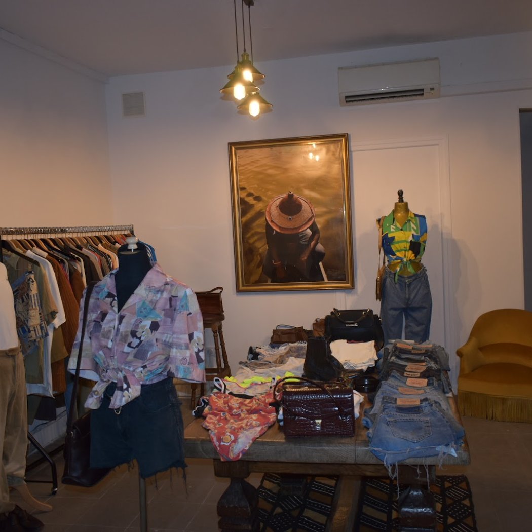 Central vintage shop 3