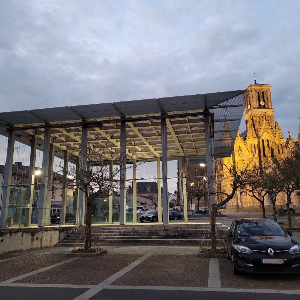 Marché couvert de Cerizay 2