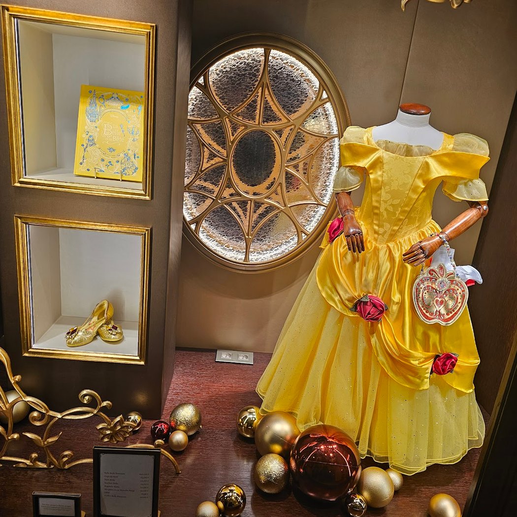 Royal Collection Boutique 1
