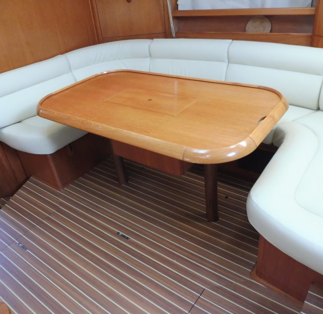 COUTURE MARINE - Sellerie nautique - Tauds - Coussins - Bâches - Ameublement 2