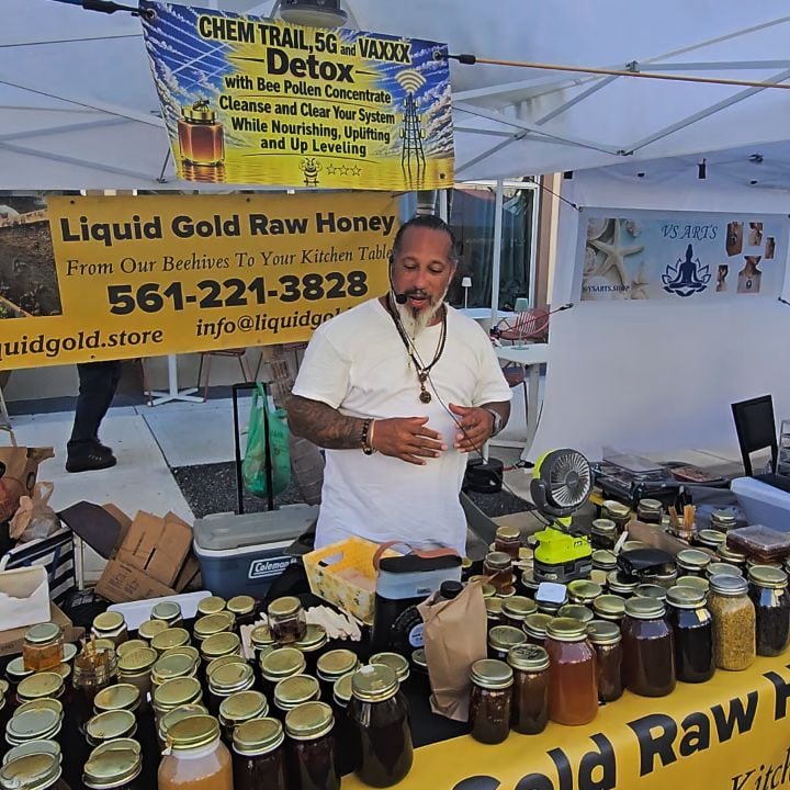 Hollywood Artwalk 1