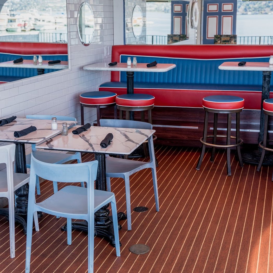 3-Course Prime Rib or Crab Supper 3