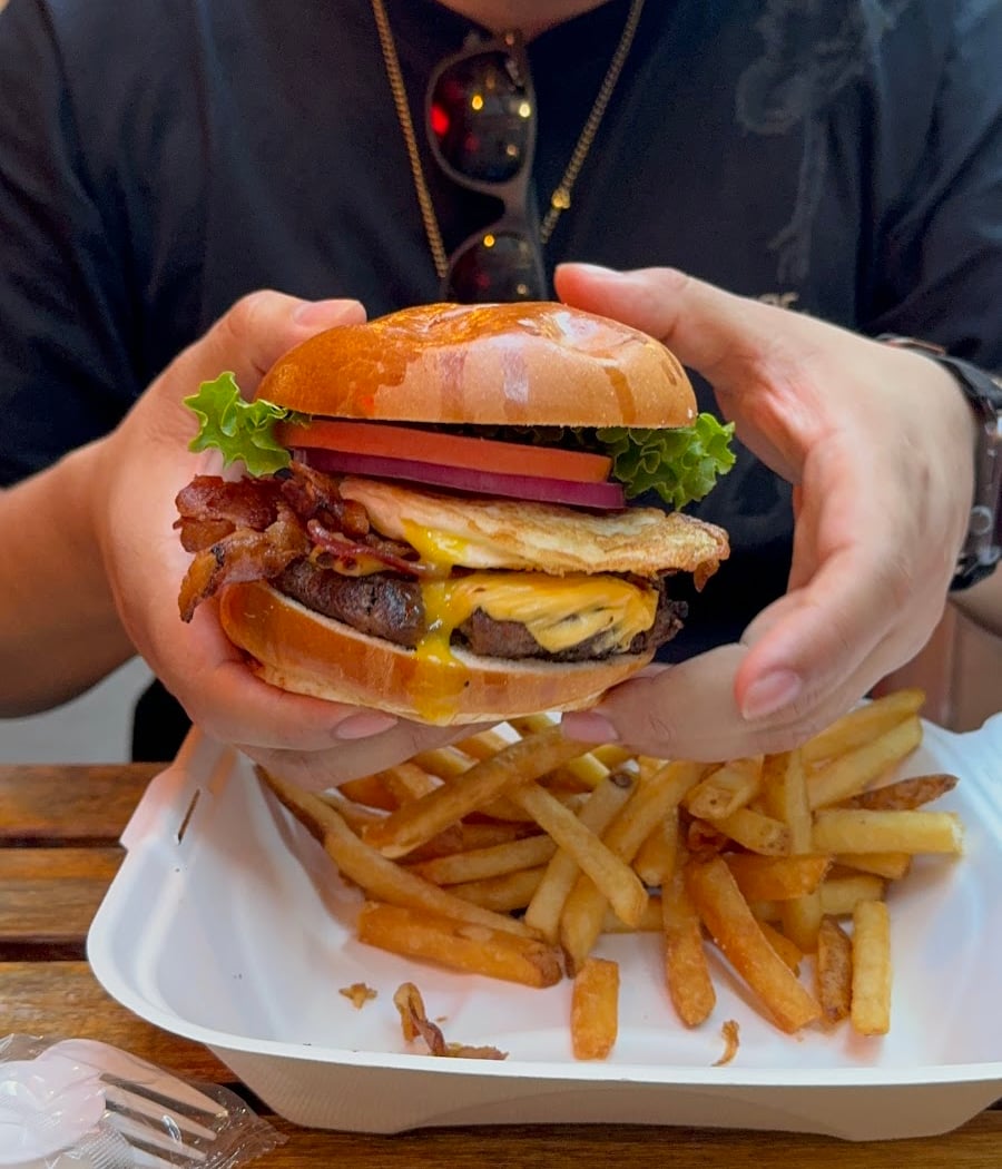 77 Burger 1