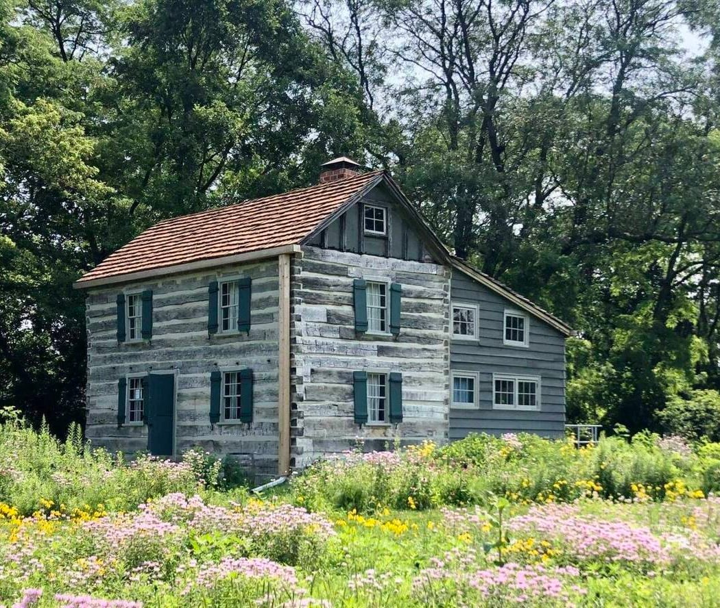 Visit Schmidt-Burnham Log House 3